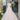 Abito da sposa Leily di Pronovias, modello curvy in pizzo