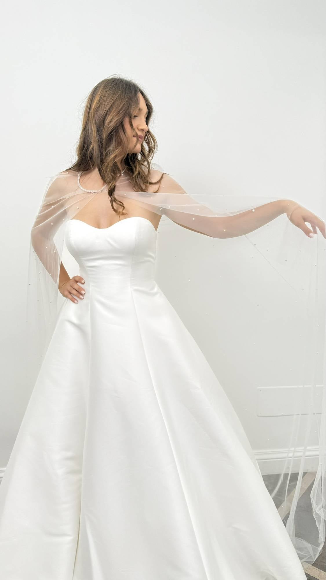 Coprispalle In Pizzo Per Sposa | Scollo A V Con Appliques | Abito Nuziale Elegante | 100% Poliestere | Lavabile A Mano - Foto 6